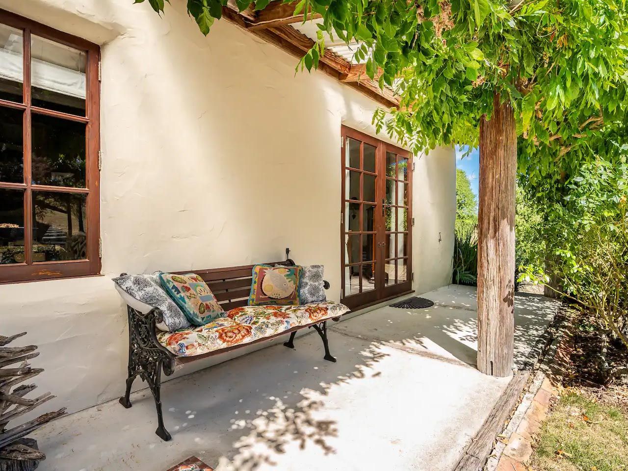 straw bale country cottage 